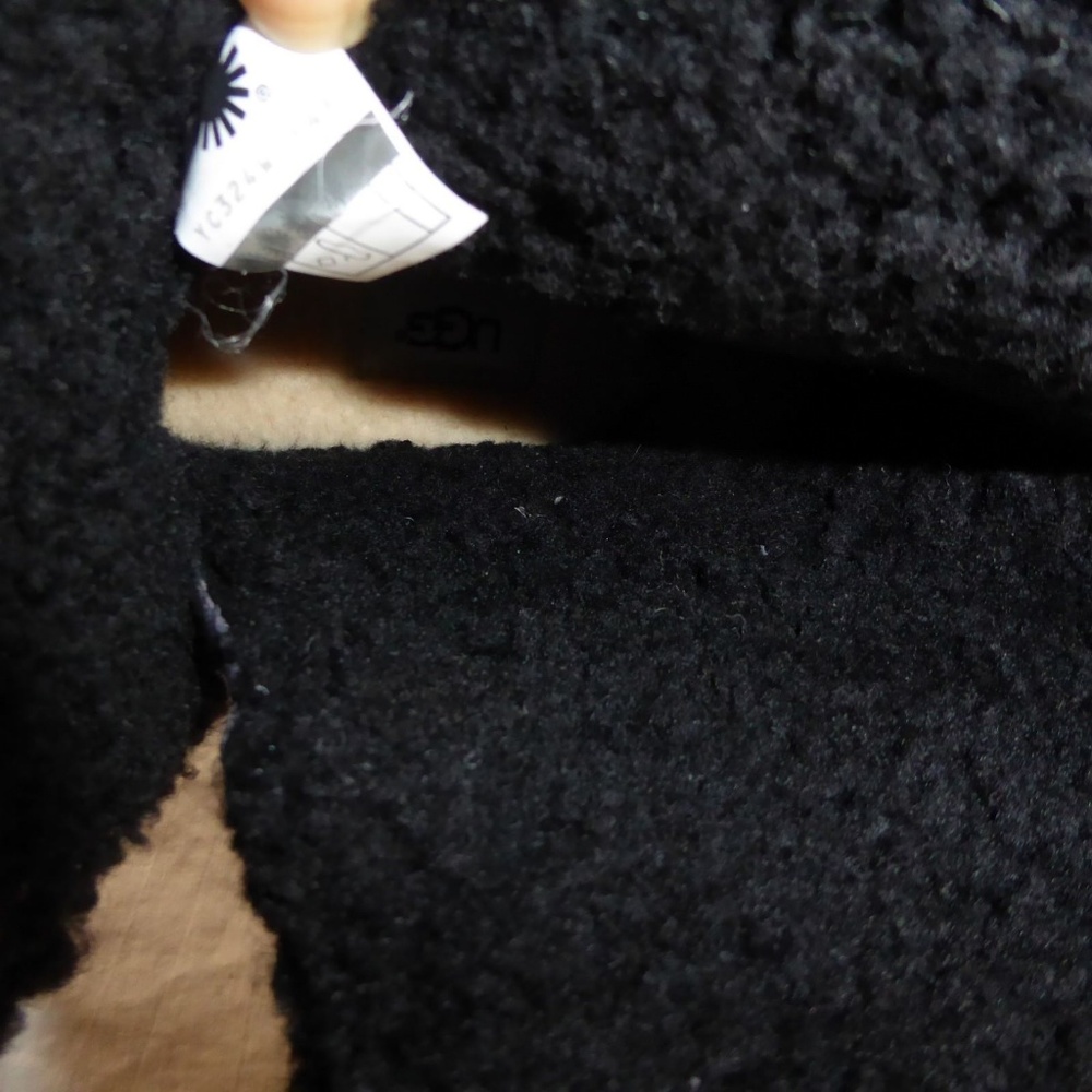 BUNDLE for katytracey only UGG Fraser Boots - Picture 6 of 8
